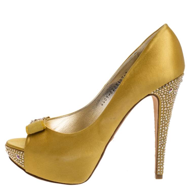 Pre Owned Gina Yellow Satin Crystal Embellished Platform Pumps Size 40