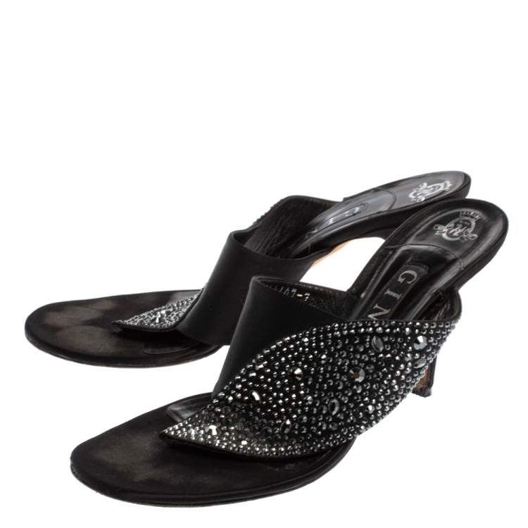 مملوكة مسبقًا Gina Black Satin Crystal Embellished Thong Sandals Size 40