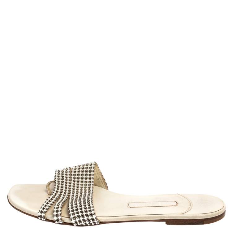 Pre Owned Gina White Leather Crystal Embellished Thong Flat Slides Size 40.5