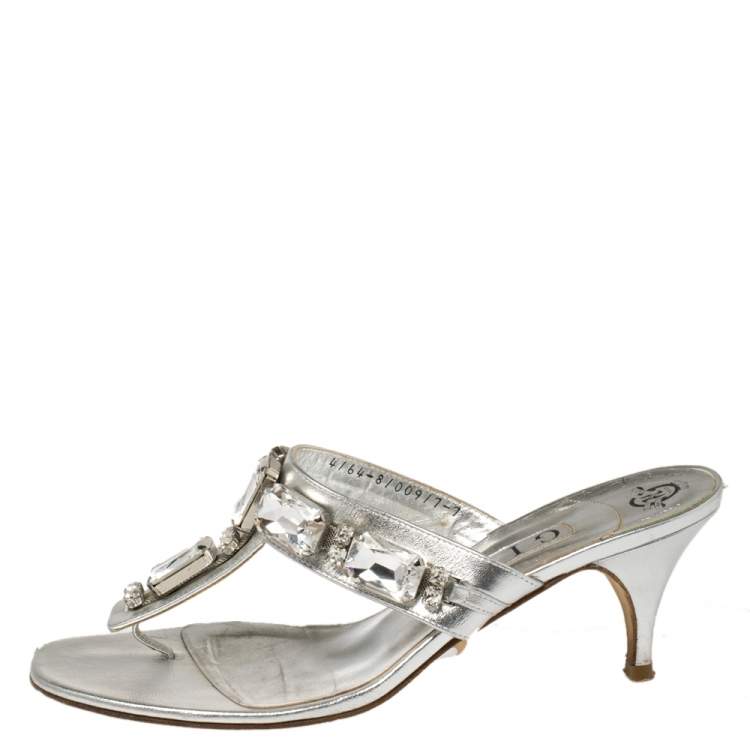Pre Owned Gina Metallic Silver Leather Crystal Embellished Thong Sandals Size 40 