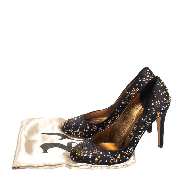 Pre Owned Gina Black Satin Crystal Embellished Pumps Size 38