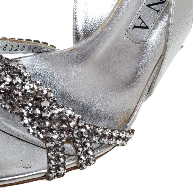 Pre Owned Gina Metallic Silver Leather Crystal Embellished Slingback Sandals  Size 39