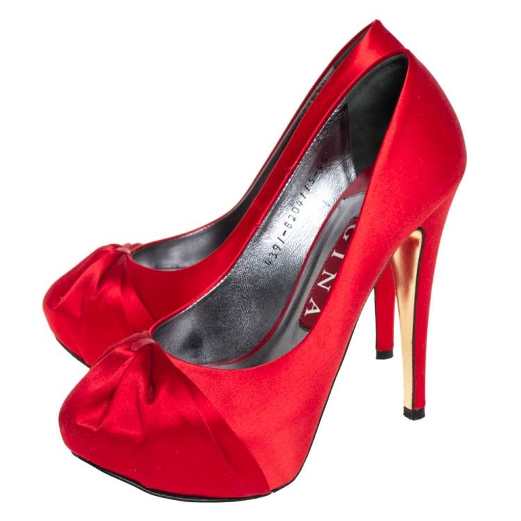 Pre Owned Gina Red Satin Platform Pumps Size 37.5