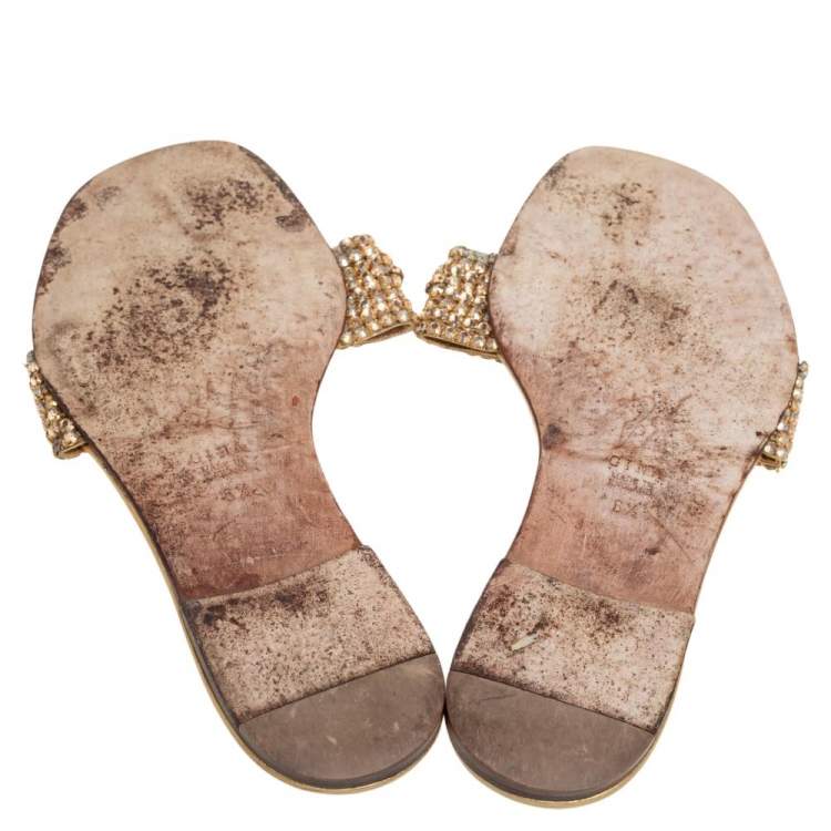 Pre Owned Gina Gold Leather Crystal Embellished Thong Flat Slides Size 39.5