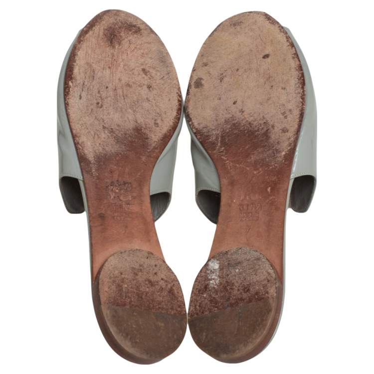 Pre Owned Gina Grey Patent Leather Crystal Embellished Slide Flats Size 40