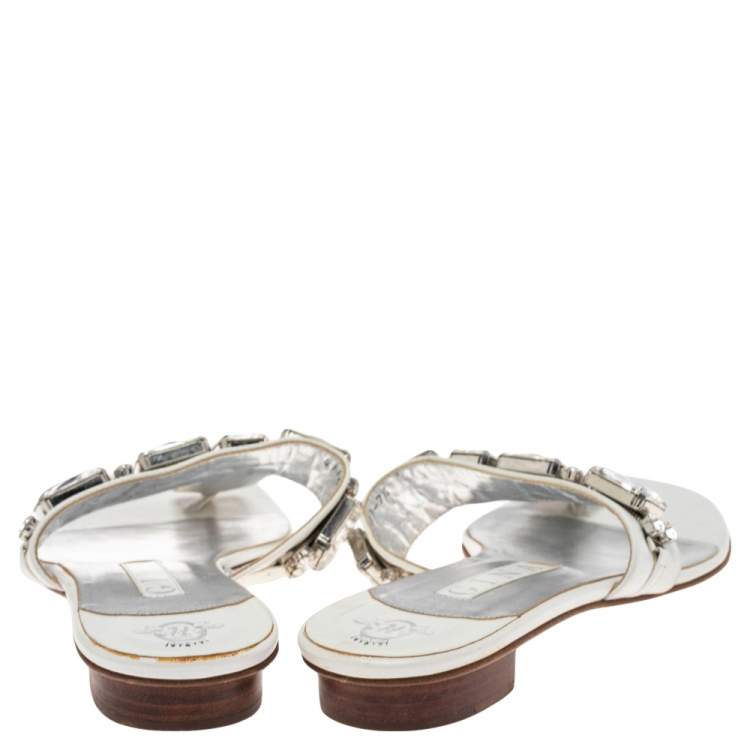 Pre Owned Gina White Leather Crystal Embellished Thong Flat Slides Size 40.5