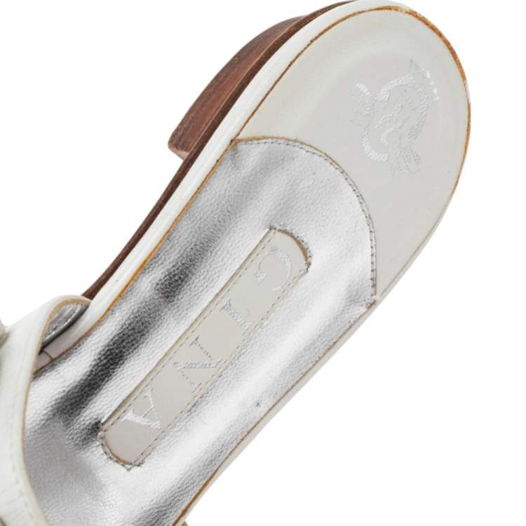 Pre Owned Gina White Leather Crystal Embellished Thong Flat Slides Size 40.5