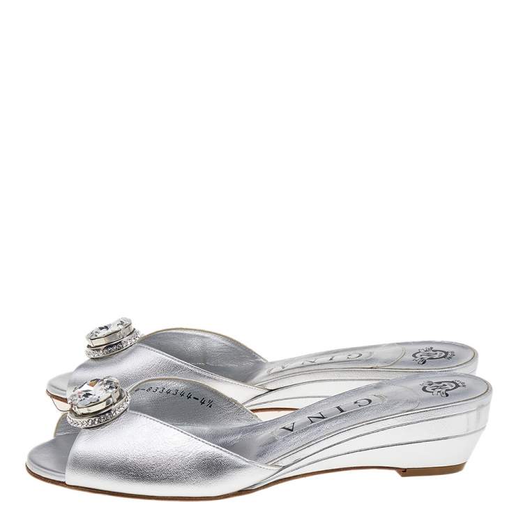 مملوكة مسبقًا Gina Silver Leather Crystal Embellished Sandals Size 37.5