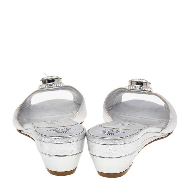 مملوكة مسبقًا Gina Silver Leather Crystal Embellished Sandals Size 37.5