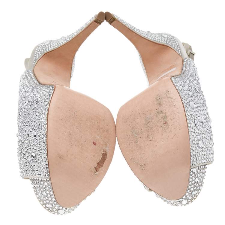 Pre Owned Gina Silver Satin Crystal Embellished Peep Toe Platform Slingback Sandals Size 38.5