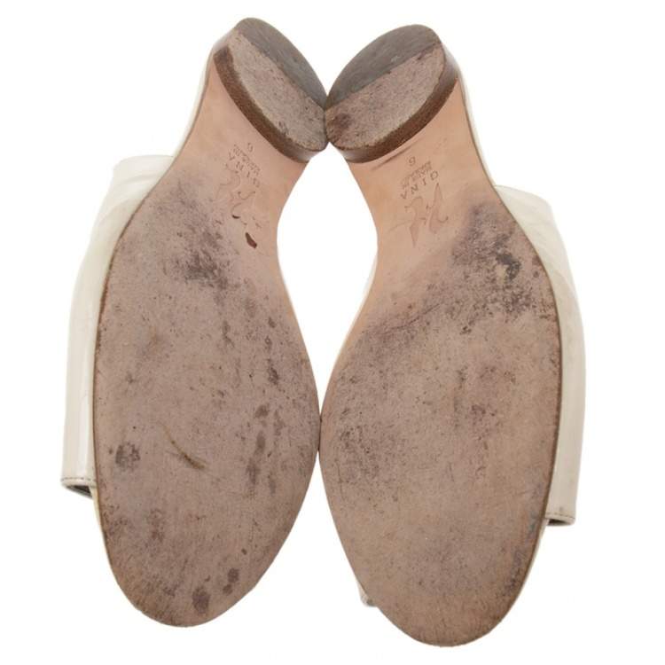 Pre Owned Gina Cream Patent Leather Crystal Embellished Slide Sandals Size 39