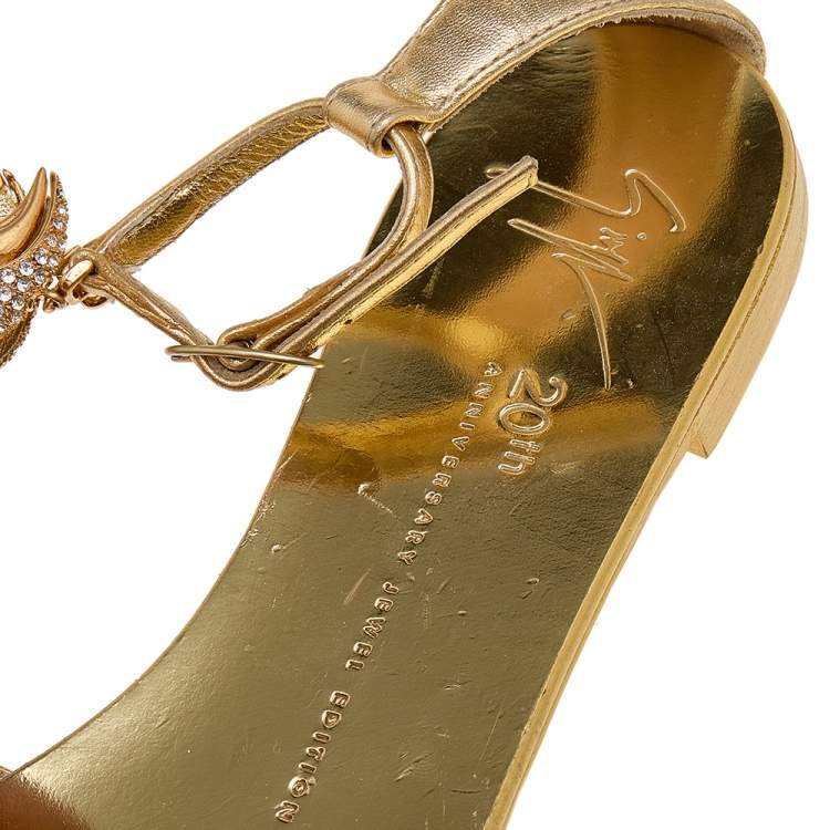 Pre Owned Gina Gold Leather Crystal Embellished Thong Flats Size 38