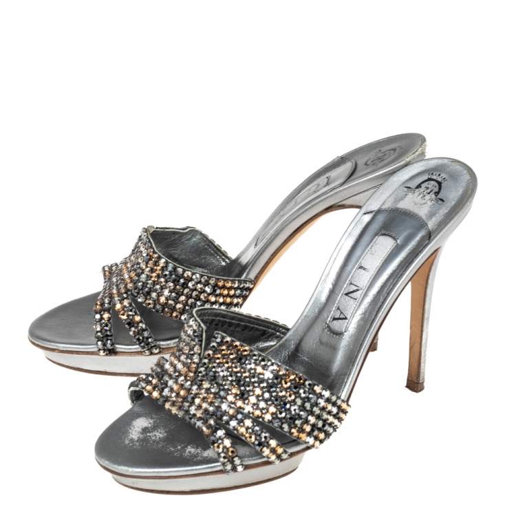 مملوكة مسبقًا Gina Metallic Grey Leather Crystal Embellished Platform Slide Sandals Size 39