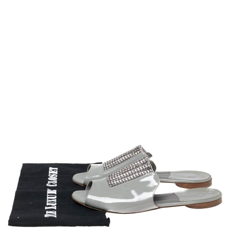 Pre Owned Gina Grey Patent Leather Crystal Embellished Mule Sandals Size 39.5