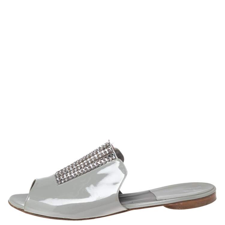 Pre Owned Gina Grey Patent Leather Crystal Embellished Mule Sandals Size 39.5