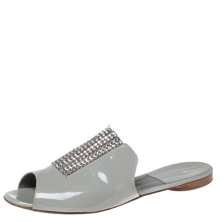 Pre Owned Gina Grey Patent Leather Crystal Embellished Mule Sandals Size 39.5