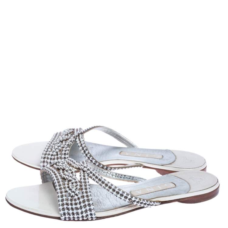 Pre Owned Gina White Leather Crystal Embellished Flat Slides Size 39.5