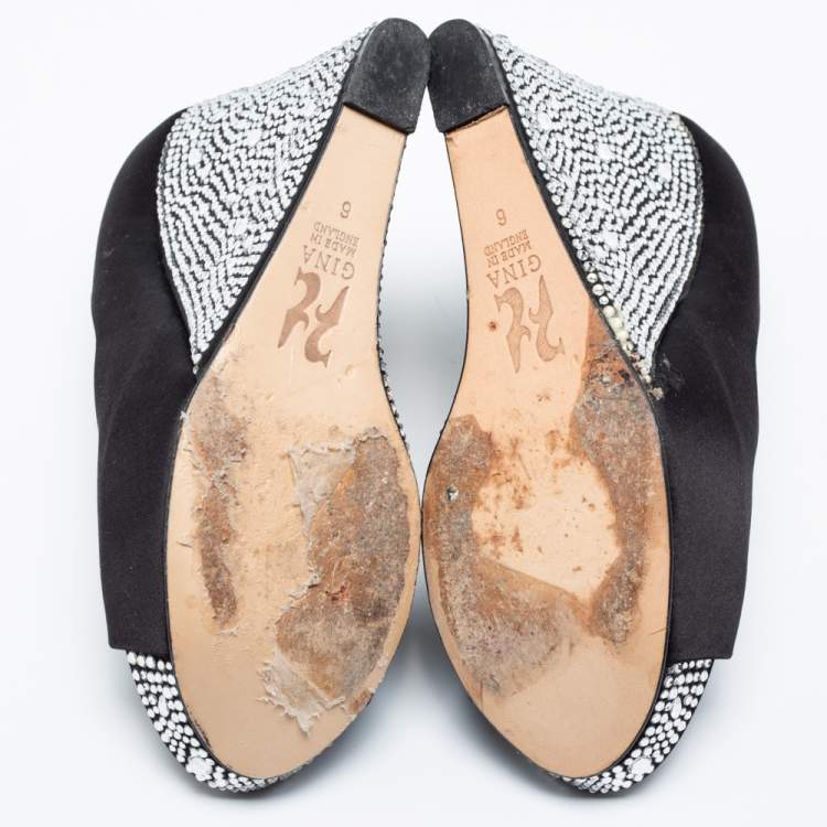 Pre Owned Gina Black Satin Belle Crystal Embellished Wedge Peep-Toe Pumps Size 39 