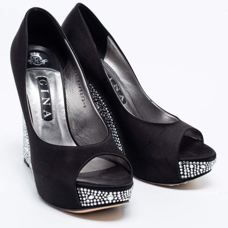 Pre Owned Gina Black Satin Belle Crystal Embellished Wedge Peep-Toe Pumps Size 39 