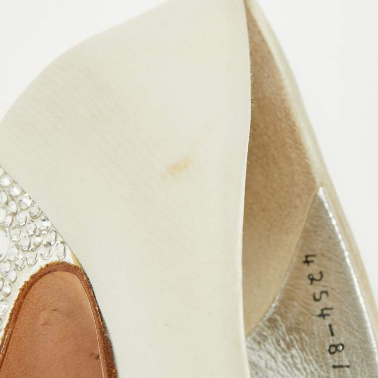 Pre Owned Gina White Satin Jenna Crystal Embellished Heel Peep Toe Platform Pumps Size 38