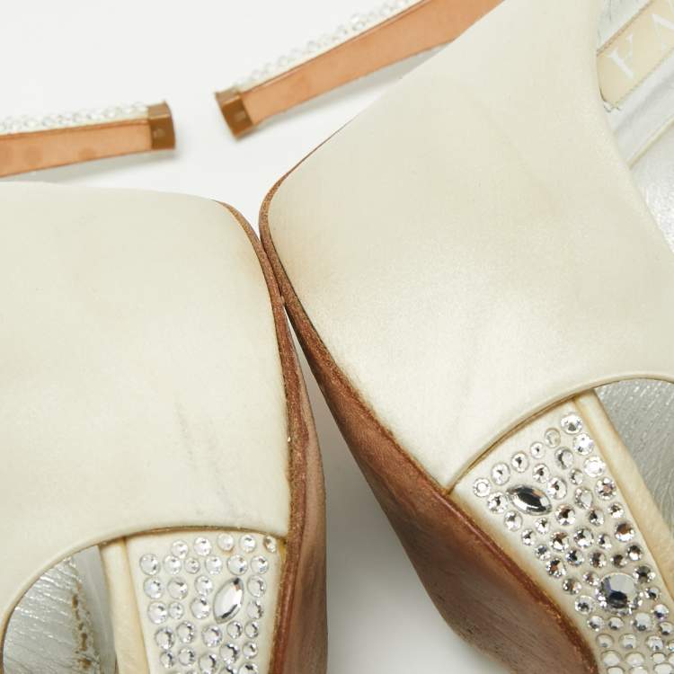 Pre Owned Gina White Satin Jenna Crystal Embellished Heel Peep Toe Platform Pumps Size 38