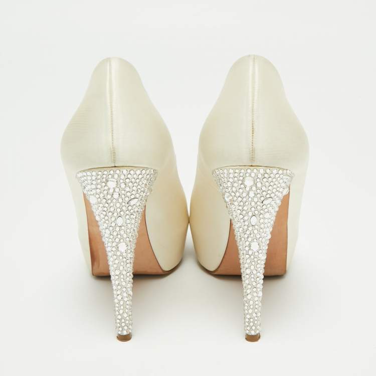 Pre Owned Gina White Satin Jenna Crystal Embellished Heel Peep Toe Platform Pumps Size 38