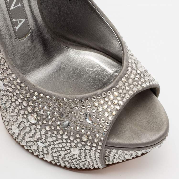 Pre Owned Gina Grey Satin Crystal Embellished Peep Toe Platform Pumps Size 36.5