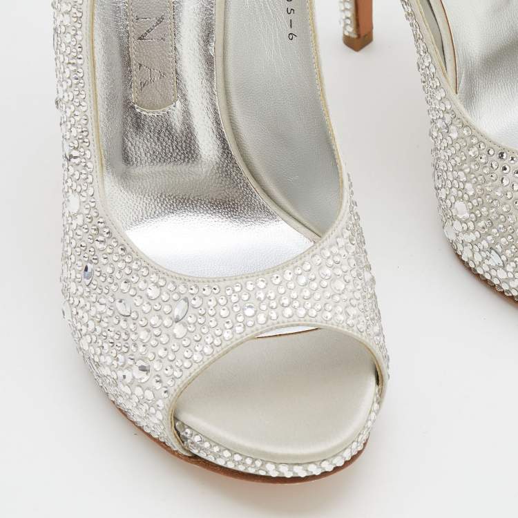 Pre Owned Gina Light Grey Satin Crystal Embellishment Slingback Sandals Size 39