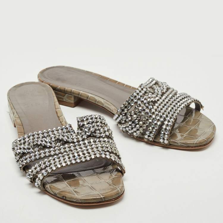 Pre Owned Gina Grey Croc Embossed Patent Leather Slide Flats Size 38.5  