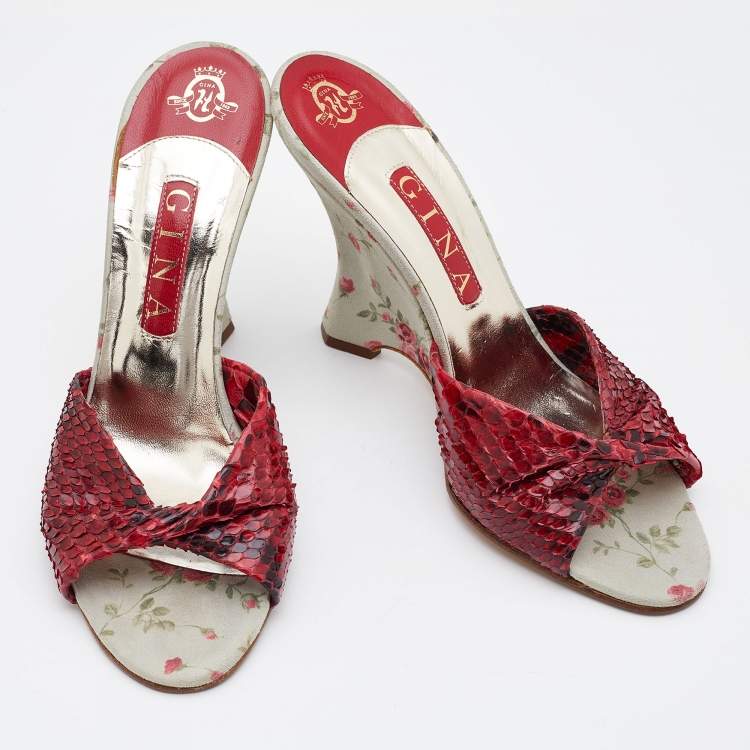 مملوكة مسبقًا Gina Red Printed Watersnake Leather and Fabric Wedge Sandals Size 39.5