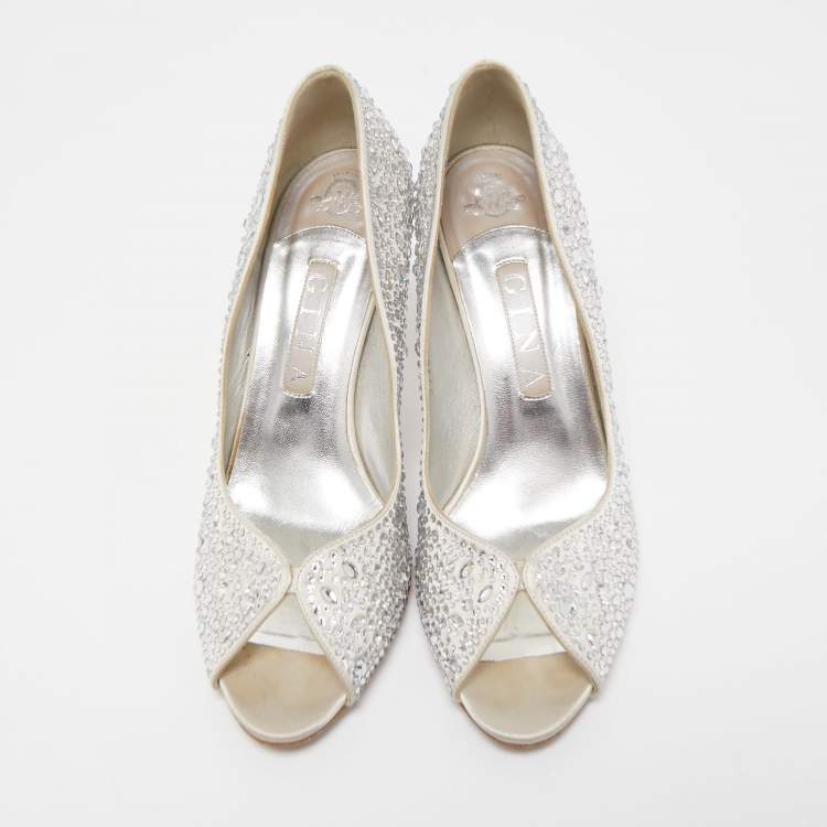 Pre Owned Gina Silver Satin Crystals Ayres Pumps Size 39.5