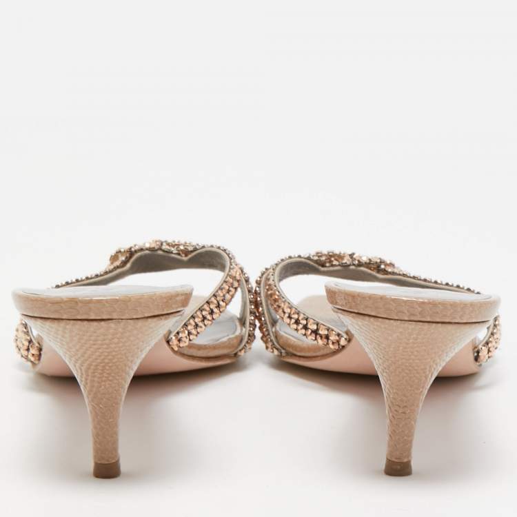 مملوكة مسبقًا Gina Beige Textured Leather Crystals Knot Slide Sandals Size 42