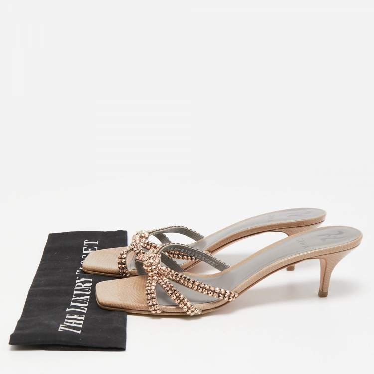 مملوكة مسبقًا Gina Beige Textured Leather Crystals Knot Slide Sandals Size 42