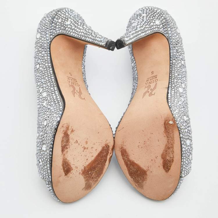 Pre Owned Gina Silver Satin Crystal Embellished Peep Toe Platform Pumps Size 38