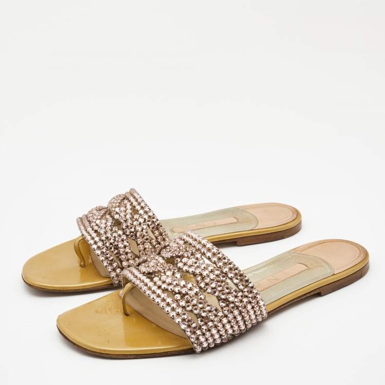 مملوكة مسبقًا Gina Gold Leather, Crystal Flat Sandals Size 38.5