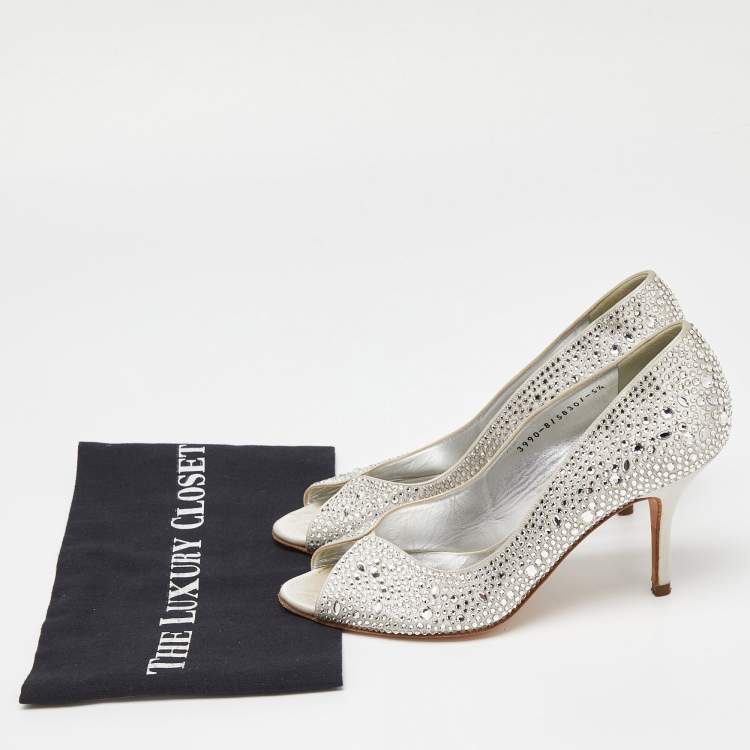 Pre Owned Gina Silver Crystal Embellished Satin Ayres Peep Toe Pumps Size 38.5