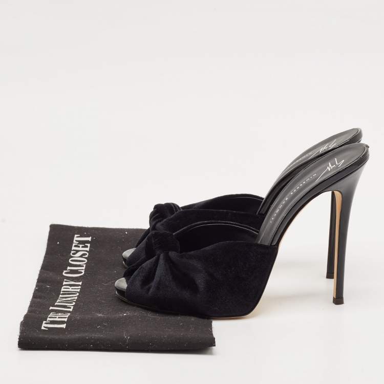 Pre Owned Giuseppe Zanotti Black Velvet Peep Toe Slide Sandals Size 39.5