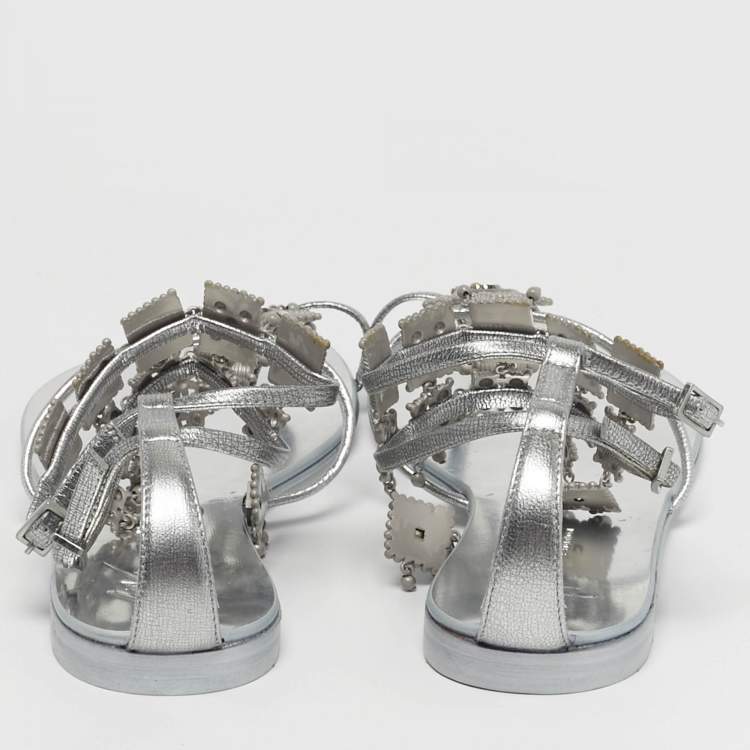 Pre Owned Giuseppe Zanotti Amira Size 37 Silver Leather Charm Embellished Gladiator Flat Sandals