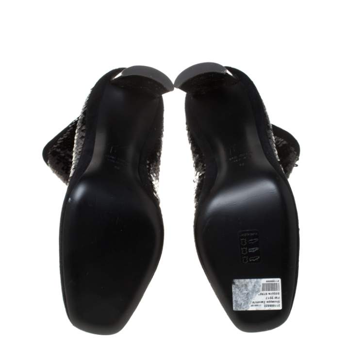 مملوكة مسبقًا Giuseppe Zanotti Black Sequin Ankle Boots Size 39