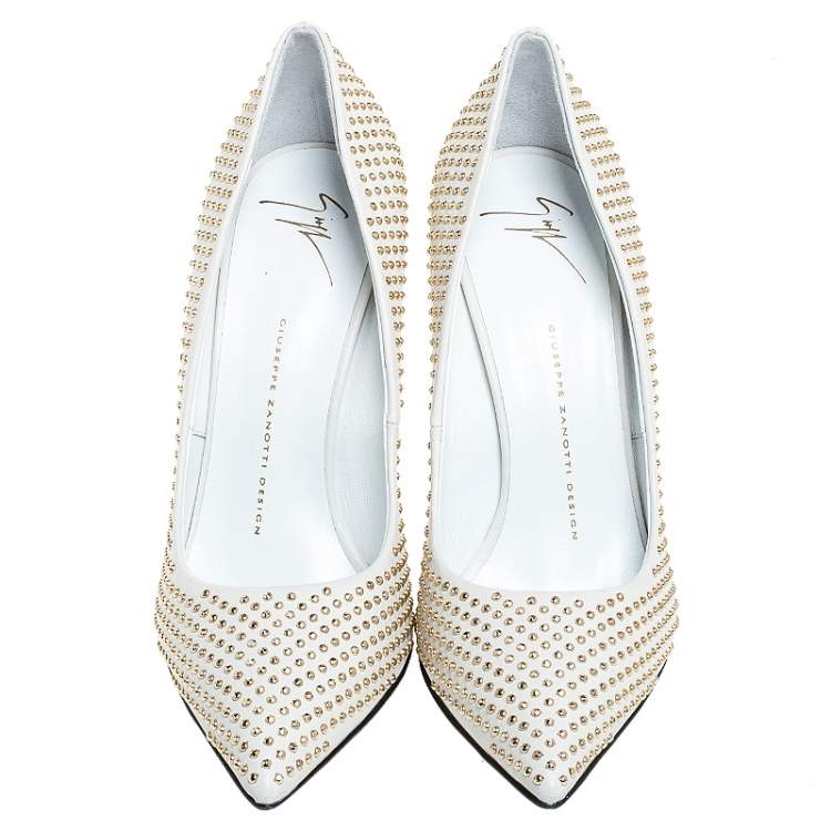 Pre Owned Giuseppe Zanotti White Leather Stud Embellished Ester Pointed Toe Pumps Size 39