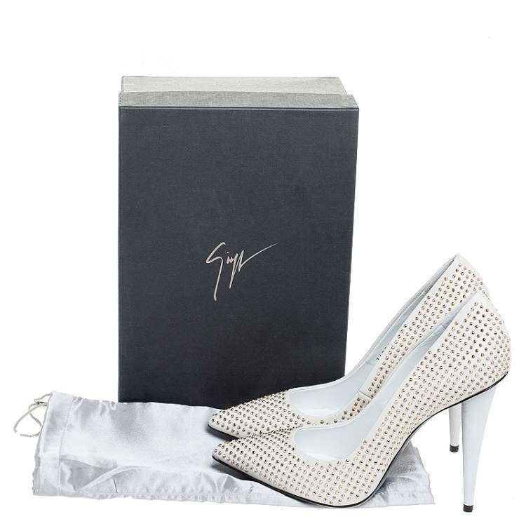 Pre Owned Giuseppe Zanotti White Leather Stud Embellished Ester Pointed Toe Pumps Size 39