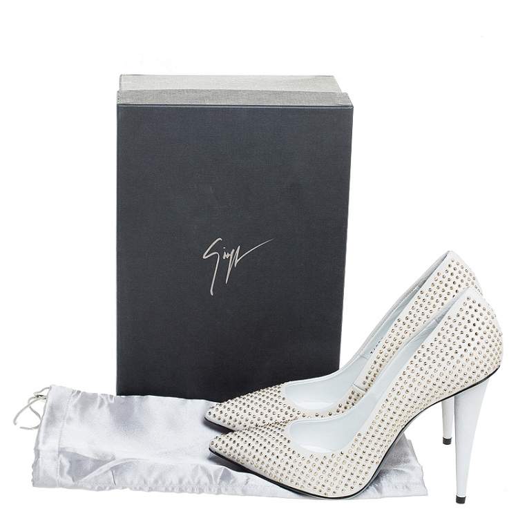 Pre Owned Giuseppe Zanotti White Leather Stud Embellished Ester Pointed Toe Pumps Size 39.5