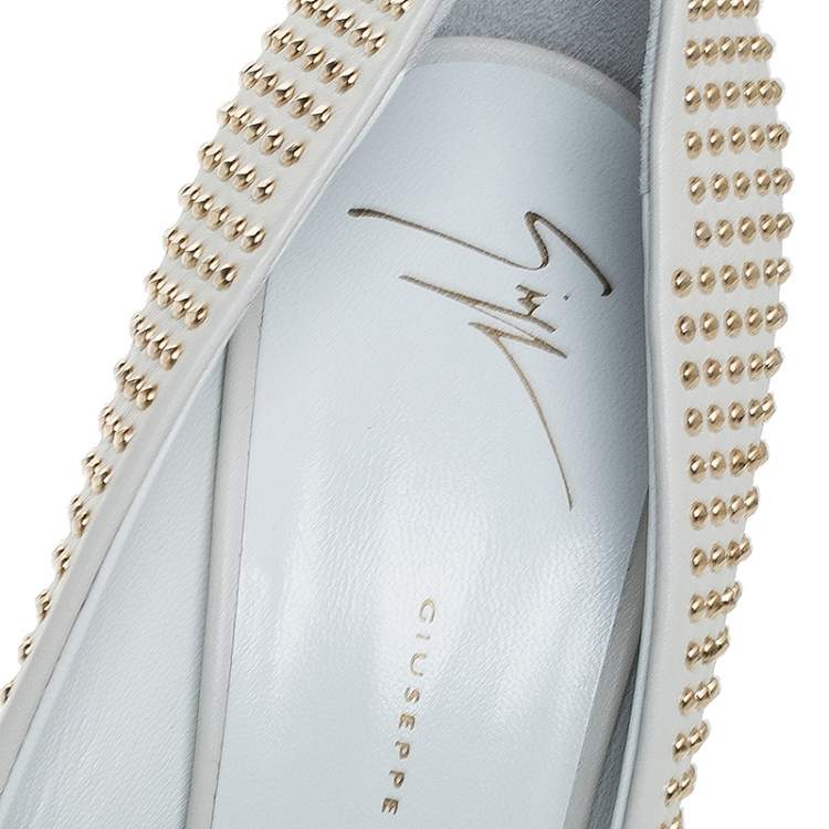 Pre Owned Giuseppe Zanotti White Leather Stud Embellished Ester Pointed Toe Pumps Size 39.5