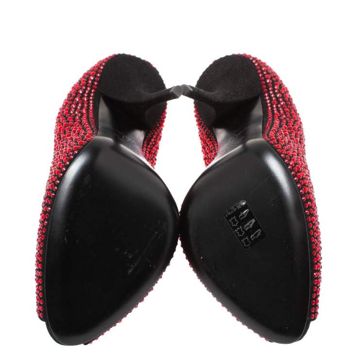 Pre Owned Giuseppe Zanotti Red/Black Suede Nika Crystal Embellished Peep Toe Pumps Size 39.5