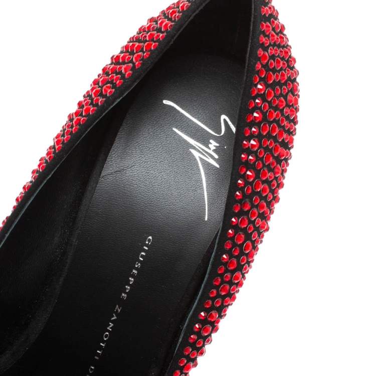 Pre Owned Giuseppe Zanotti Red/Black Suede Nika Crystal Embellished Peep Toe Pumps Size 39.5