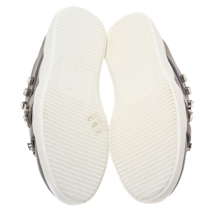 مملوكة مسبقًا Giuseppe Zanotti Grey Suede Leather Crystal Embellihsed Low Top Sneakers Size 37.5