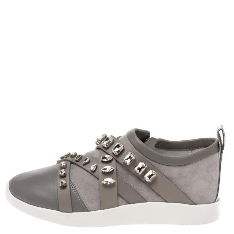 مملوكة مسبقًا Giuseppe Zanotti Grey Suede Leather Crystal Embellihsed Low Top Sneakers Size 37.5