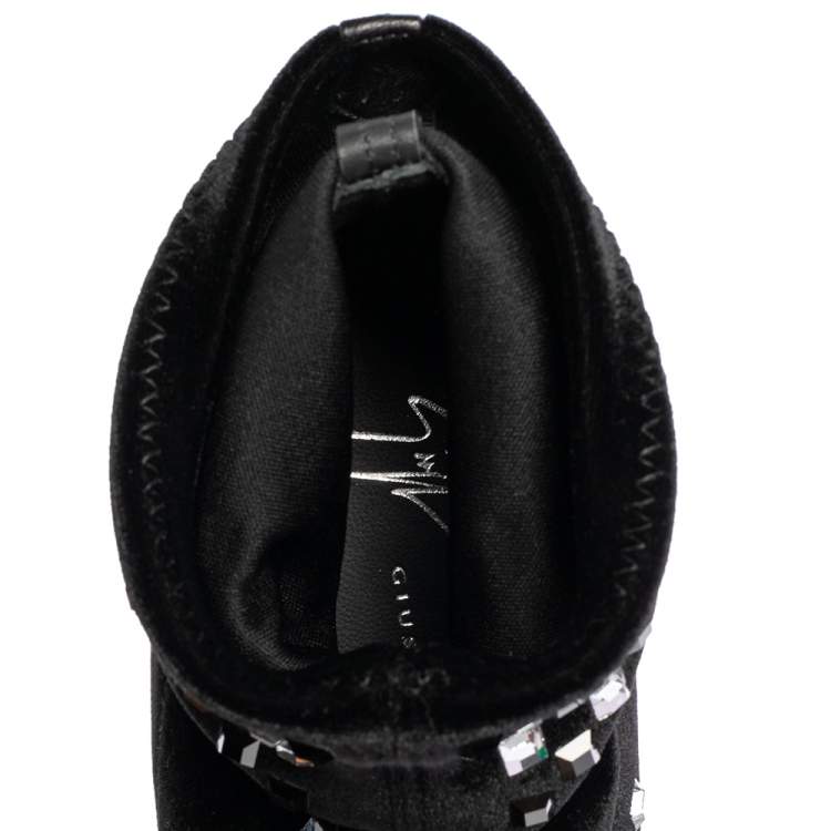 Pre Owned Giuseppe Zanotti Black Velvet Crystal Embellished Pointed Toe Ankle Boots Size 40