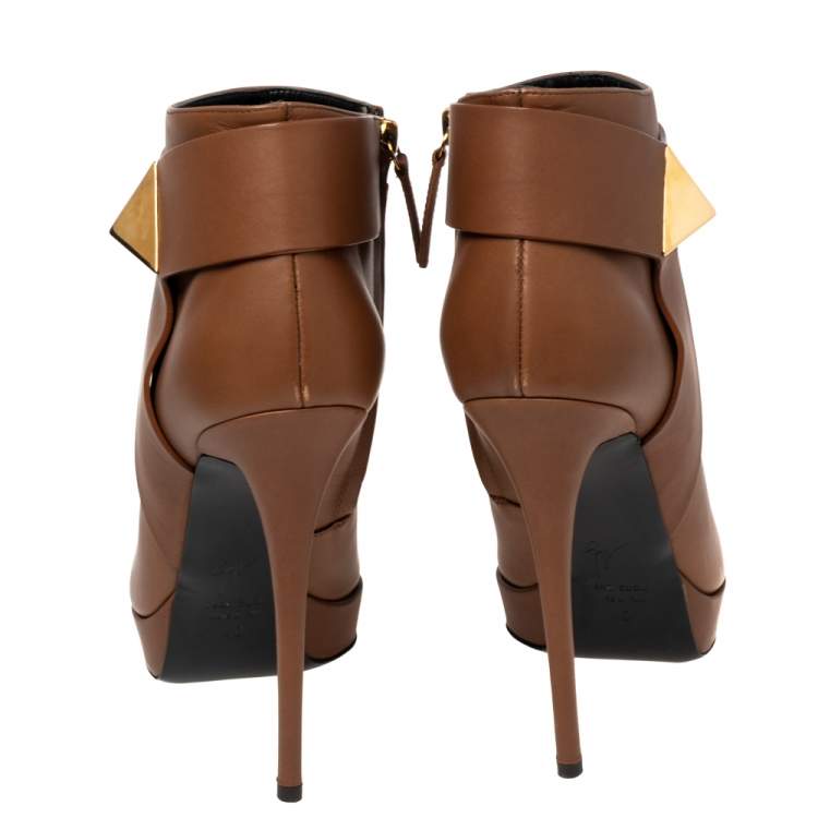Pre Owned Giuseppe Zanotti Brown Leather Pyramid Stud Platform Ankle Boots Size 40