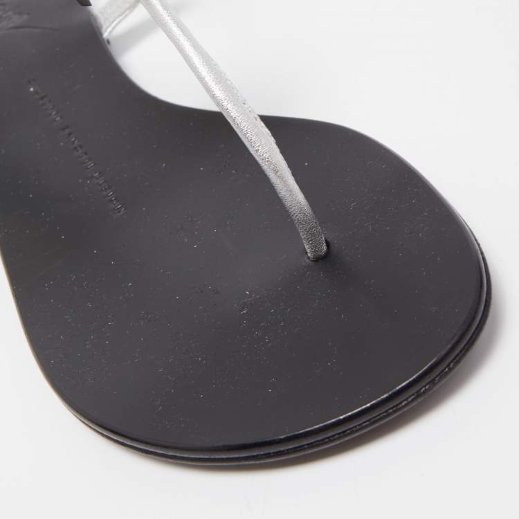 Pre Owned Giuseppe Zanotti Black /Silver Leather Crystal Embellished Thong Flats Size 38.5